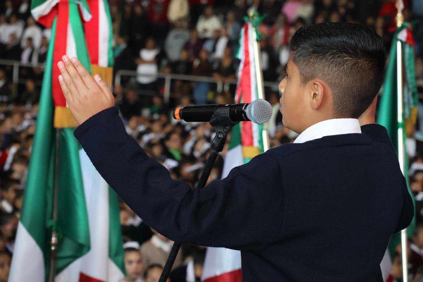 Más de 4 mil estudiantes juran lealtad a la Bandera - La Jornada San Luis